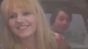 Sarah gicle avec une bouteille film porno gratuit anal dans la chatte
