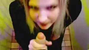 MILF blonde reçoit un sperme chaud dans sa chatte xxxx porno gratuit affamée
