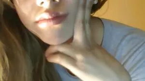 Petite Latina prend filme x debutant une énorme bite