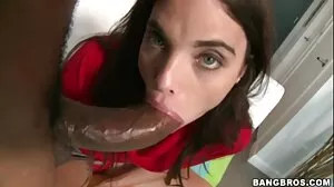 Un faux docteur très excité a mangé une chatte serrée humide de 3 x porno filles sexy