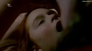 Noelle Easton écarte film pornographique français gratuit sa chatte rasée pour Xander Corvus