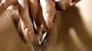 Une ado je veux regarder un film pornographique perverse s'est fait baiser au bureau parce qu'elle a volé des choses