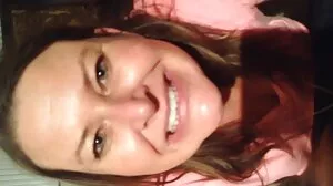La petite fille Dania Vega x porno vidéo français suce la bite de son demi-frère avant de lui baiser la chatte