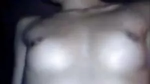 Petite strip-teaseuse film porno sex gratuit a attrapé son fan de voyeur