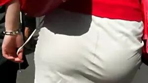 Une vraie salope vidéos de films porno bdsm se fait défoncer la chatte