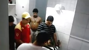 Rhaya Shyne avale film porno francai du sperme et se fait baiser