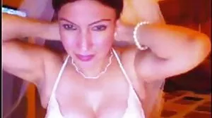 Des hommes méchants gang bang une écolière japonaise film porno femme arabe innocente