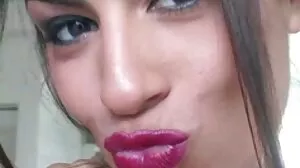 Trou film porno entier streaming du cul béant pendant que la chatte serrée d'une cow-girl chevauche