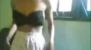 Petite brune bisous titsucked et facesitting video porno gratuit 2020 par blonde gf
