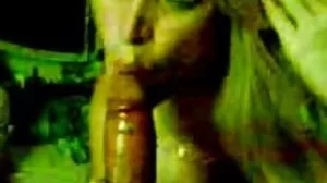 Teen russe douche et gros seins dans le premier porno Deux jeunes salopes, meilleur film porno français Sydney Cole et Olivia