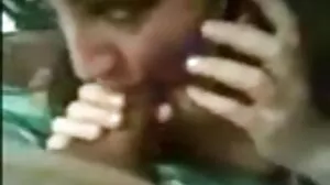 Un mec convainc porno trio francais une femme mature de faire l'amour