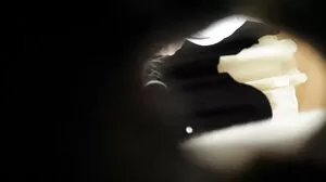 Trentenaire percé vissé film porno gratuit black dans la salle de stockage