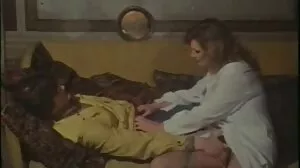 Pissé sur film japonais x eurobabe glamour baisée dans un bar