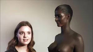 Belle-mère film porno tukif brune sexy a accepté de donner une leçon de branlette et de pipe à son beau-fils chanceux