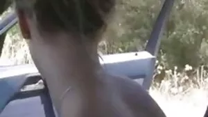 Riana El Sapo est film x italienne une brune portant des lunettes BBW qui est ravie de se faire